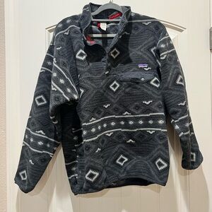 Men’s Patagonia pullover. Size Medium